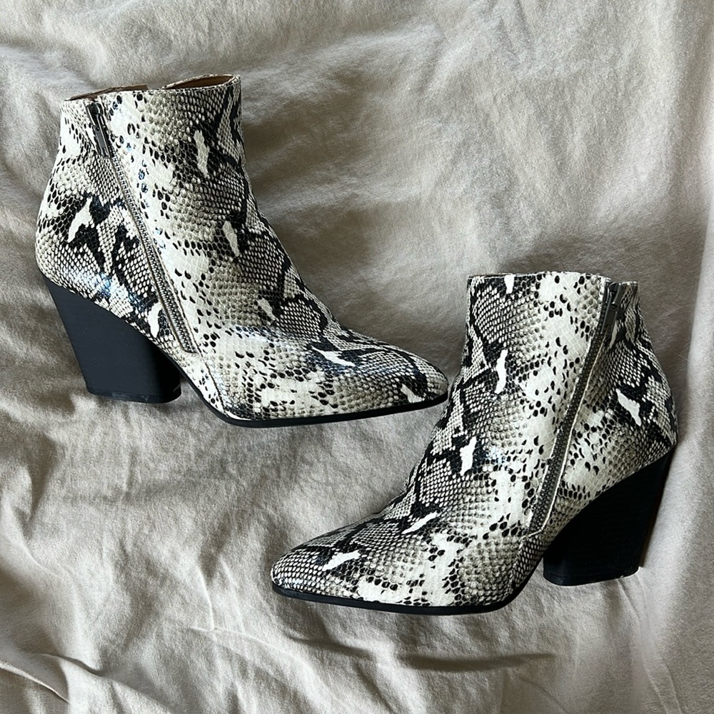 Size 8 Snakeskin Boots, Very Gently Worn